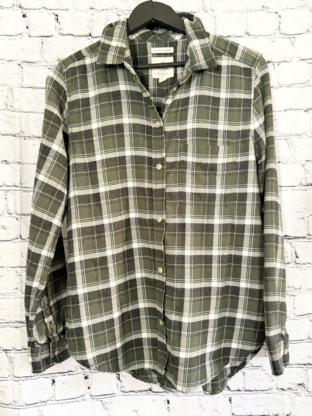 AMERICAN EAGLE. Green boyfriend fit flannel. Size M